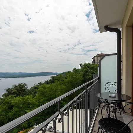 فندق Ristorante San Carlo أرونا