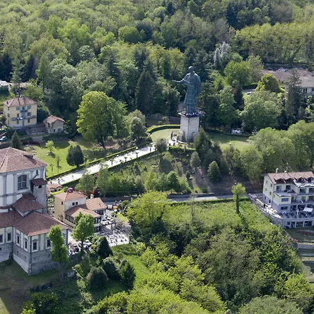 Ristorante San Carlo 호텔 아로나