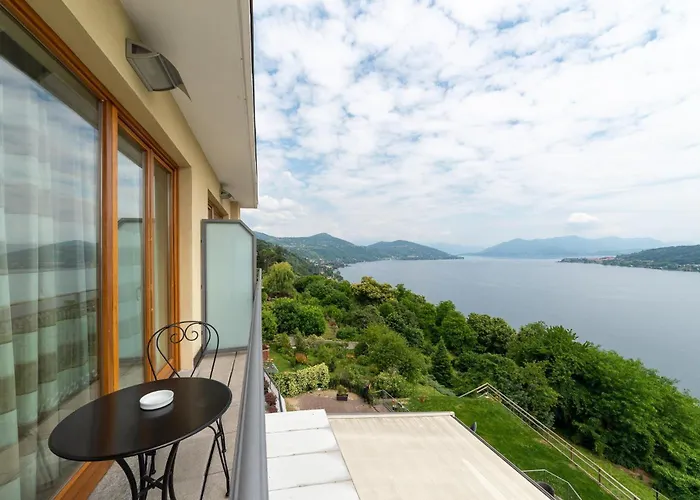 Ristorante San Carlo 호텔 아로나